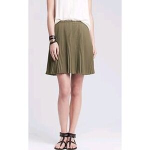 Banana Republic Womens Size 8 Solid Green Pleated‎ Ladder Skirt